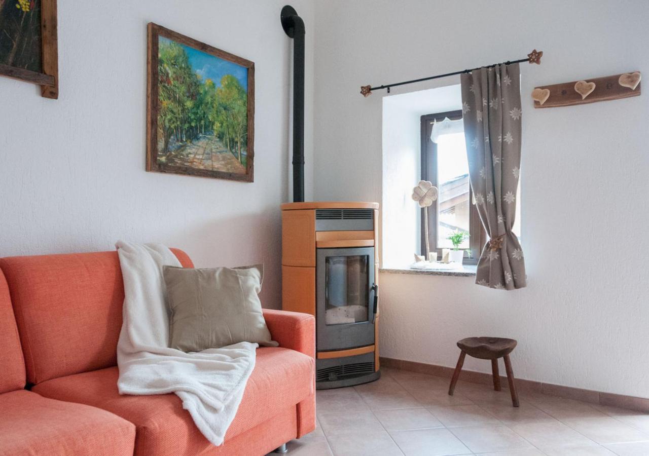 Maison Mey - Cir Vda Gignod 008 Aosta Eksteriør billede