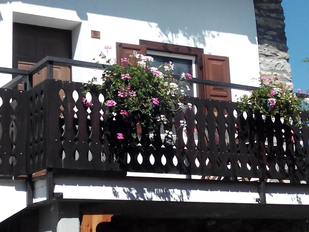 Maison Mey - Cir Vda Gignod 008 Aosta Eksteriør billede